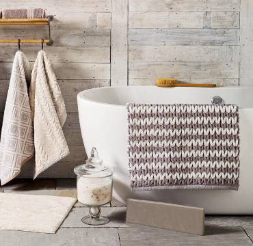 Salle de bain et son rev&ecirc;tement mural