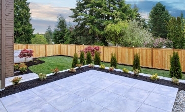 Pierre naturelle, carrelage ou pavé : quel matériau est le plus intéressant pour aménager sa terrasse à Namur, Gembloux et Hannut ?