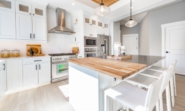 Intégrer une cuisine ouverte dans votre séjour en Wallonie et à Bruxelles grâce à un accompagnement professionnel