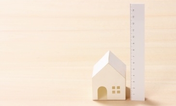 Construire une annexe à ossature bois en Wallonie : quand consulter un gestionnaire de chantier